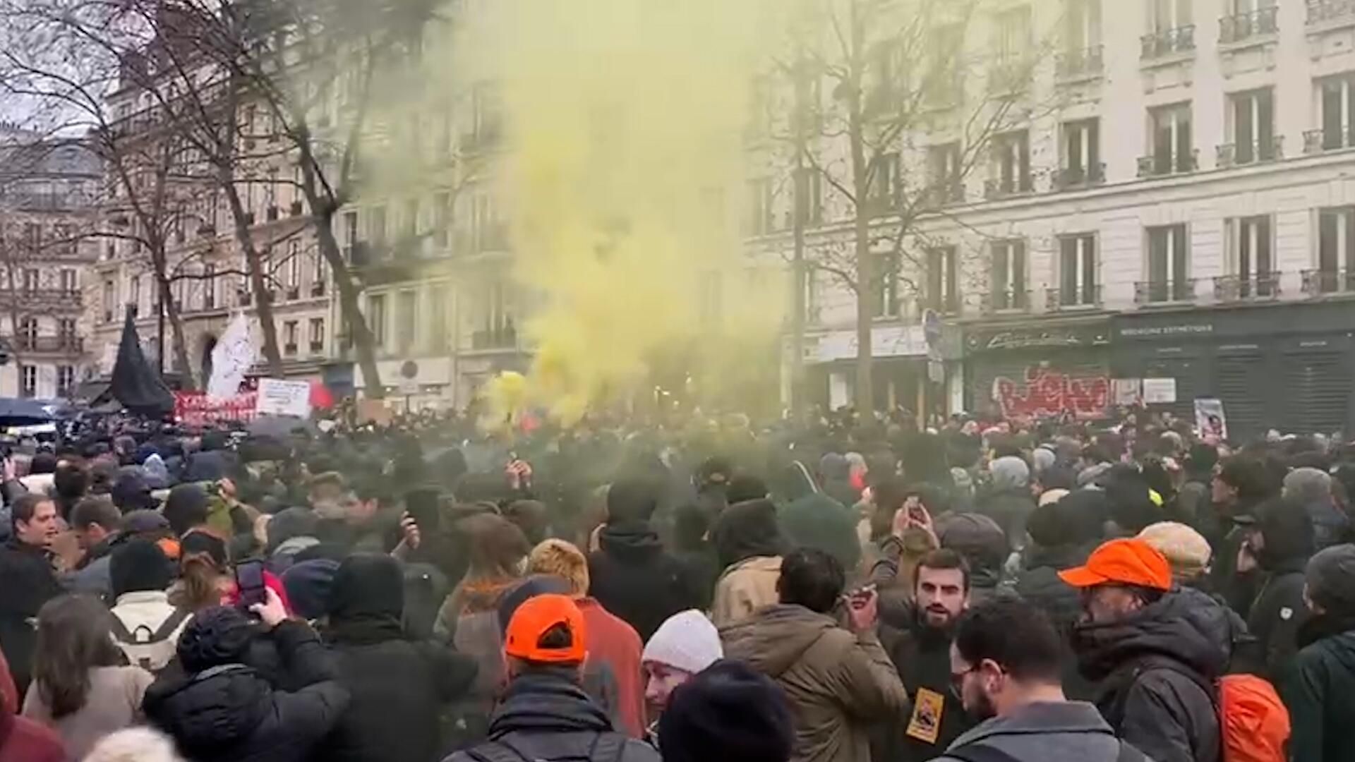 Манифестация против пенсионной реформы в Париже Манифестация против пенсионной реформы в Париже - РИА Новости, 1920, 19.01.2023