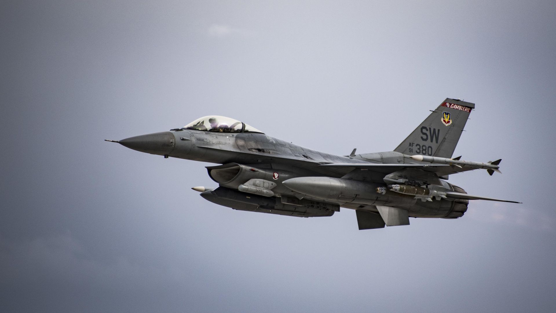 Американский истребитель F-16 Fighting Falcon Американский истребитель F-16 Fighting Falcon - РИА Новости, 1920, 26.01.2023