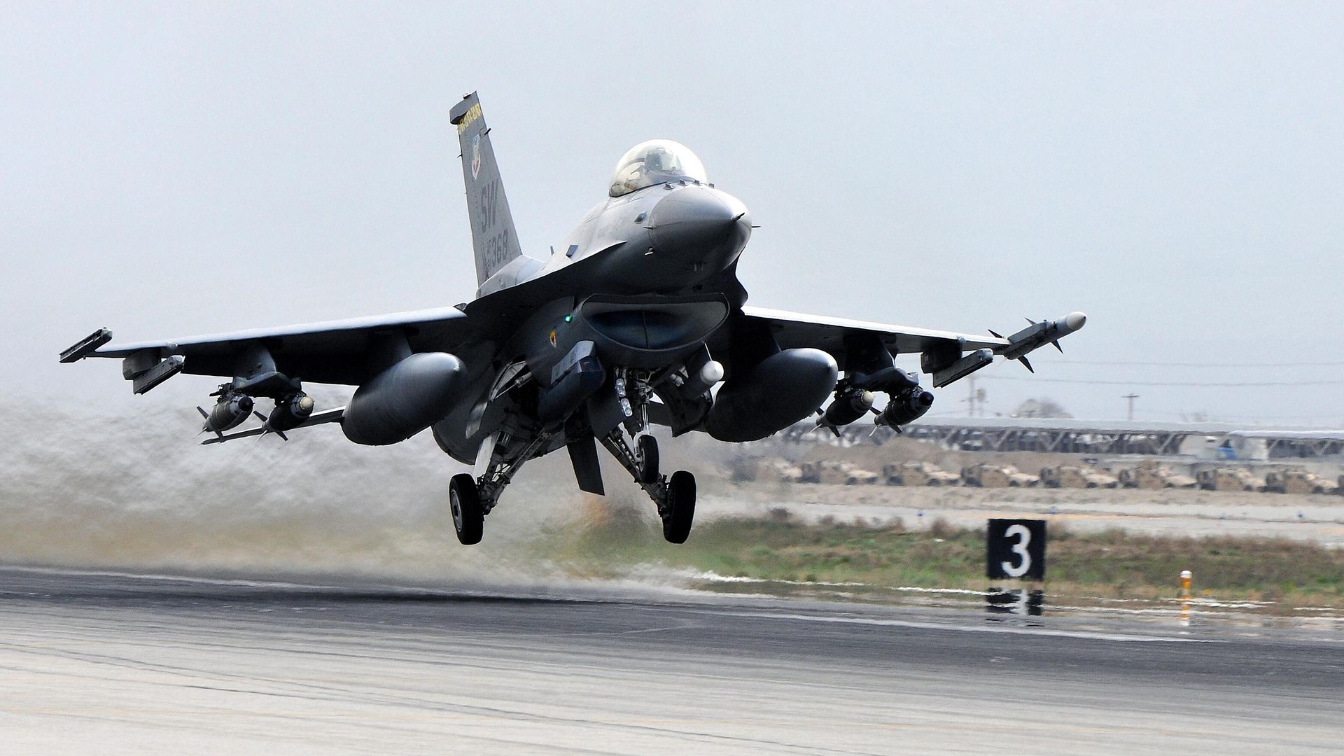 Американский истребитель F-16 Fighting Falcon Американский истребитель F-16 Fighting Falcon - РИА Новости, 1920, 15.03.2024