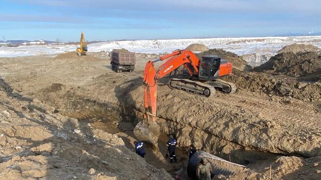 Строительство дамбы в Комсомольске-на-Амуре Строительство дамбы в Комсомольске-на-Амуре