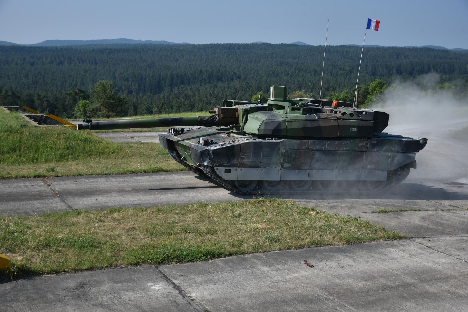 Французский танк Leclerc во время учений в Германии Французский танк Leclerc во время учений в Германии - РИА Новости, 1920, 25.01.2023