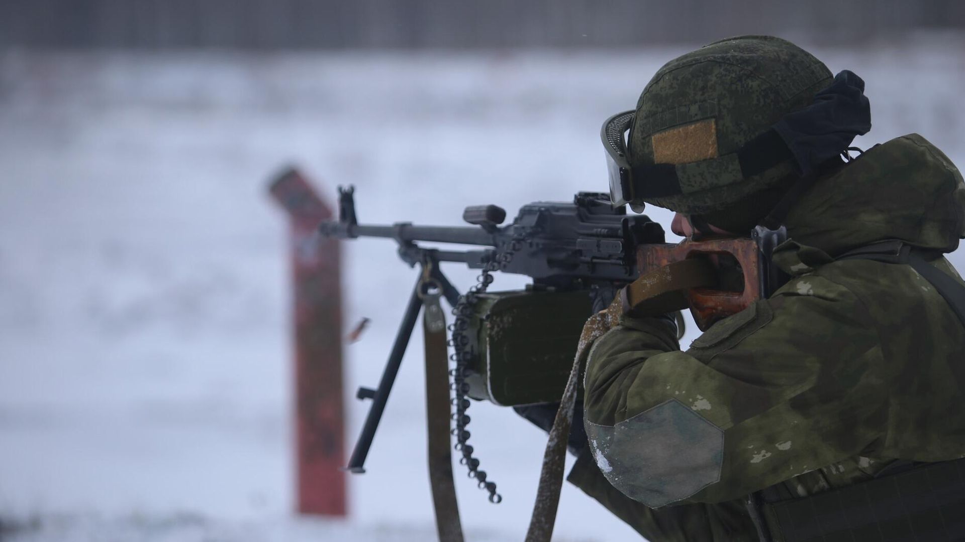 Белорусский военнослужащий во время учений Белорусский военнослужащий во время учений - РИА Новости, 1920, 05.02.2023