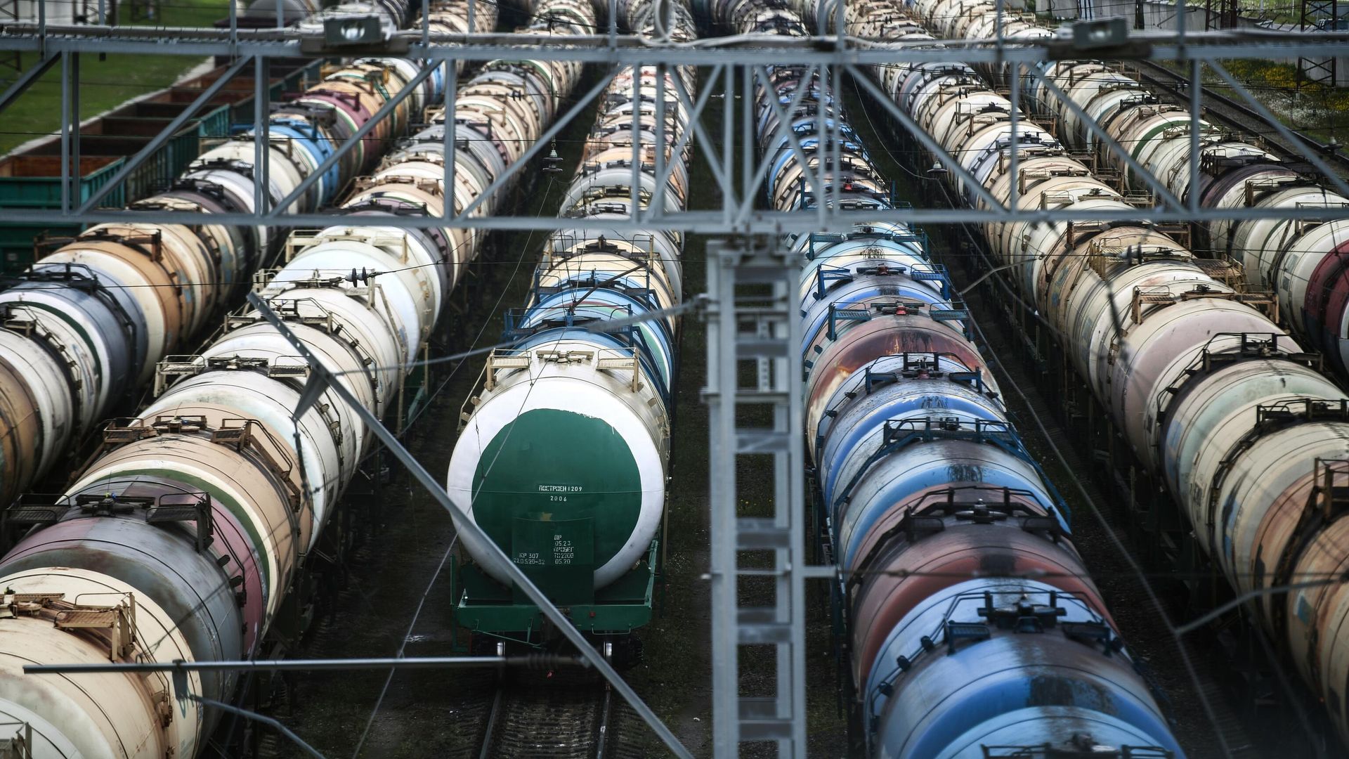 Цистерны для перевозки нефти на железнодорожной станции Яничкино - РИА Новости, 1920, 25.01.2023