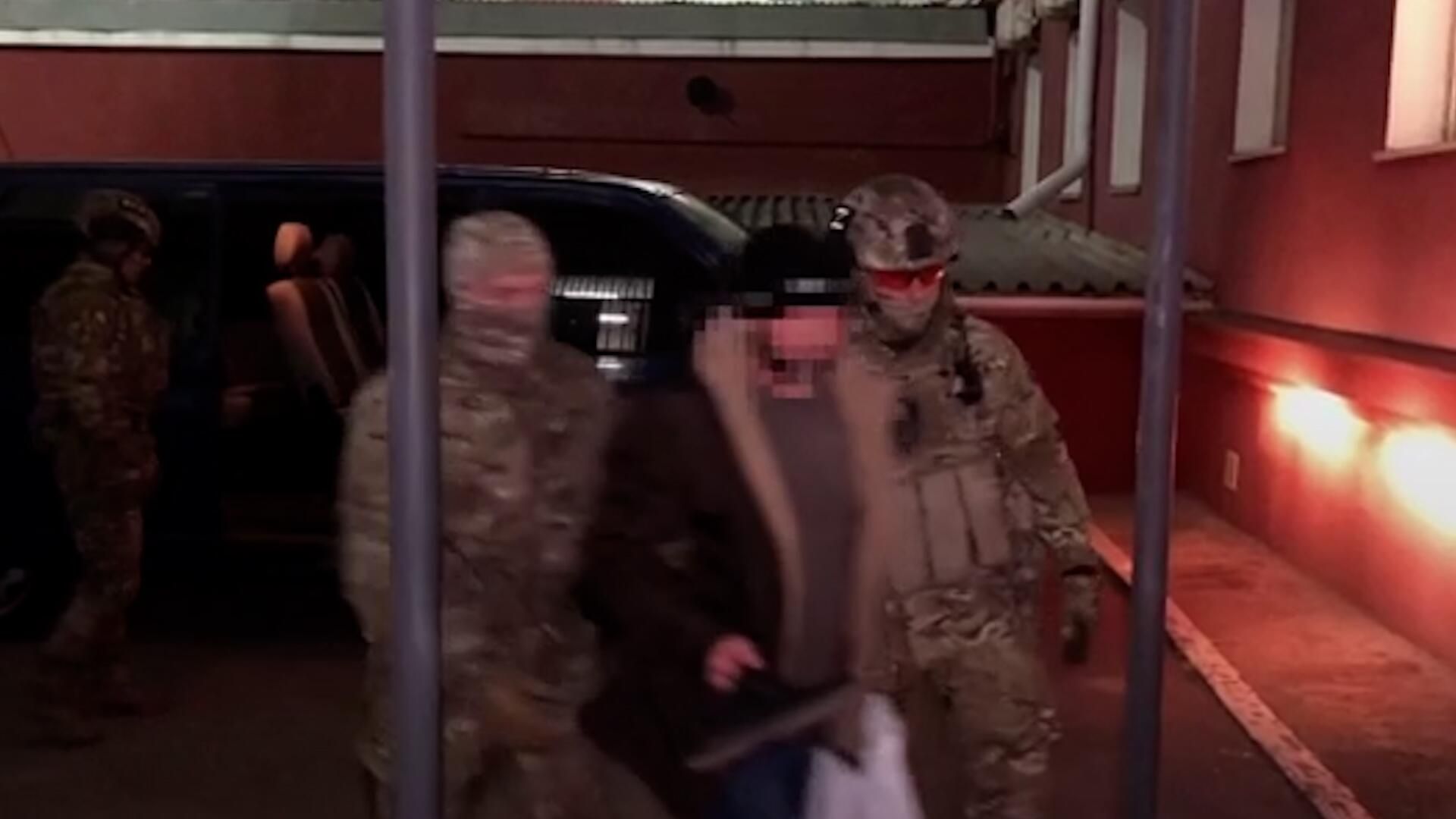Кадры задержания исламистов в Крыму. Видео ФСБ Кадры задержания исламистов в Крыму. Видео ФСБ - РИА Новости, 1920, 24.01.2023