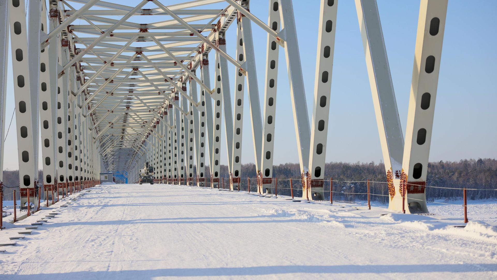 Установлен последний пролет самого северного моста через Енисей Установлен последний пролет самого северного моста через Енисей - РИА Новости, 1920, 25.01.2023