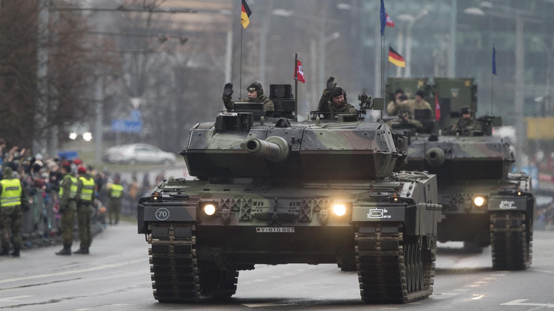 Немецкие военнослужащие на танках Leopard 2 Немецкие военнослужащие на танках Leopard 2 - РИА Новости, 1920, 09.03.2024