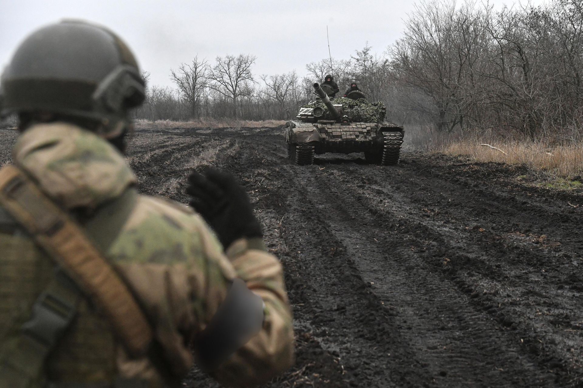Боевая работа танка Т-72 в южном секторе в ходе специальной военной операции Боевая работа танка Т-72 в южном секторе в ходе специальной военной операции