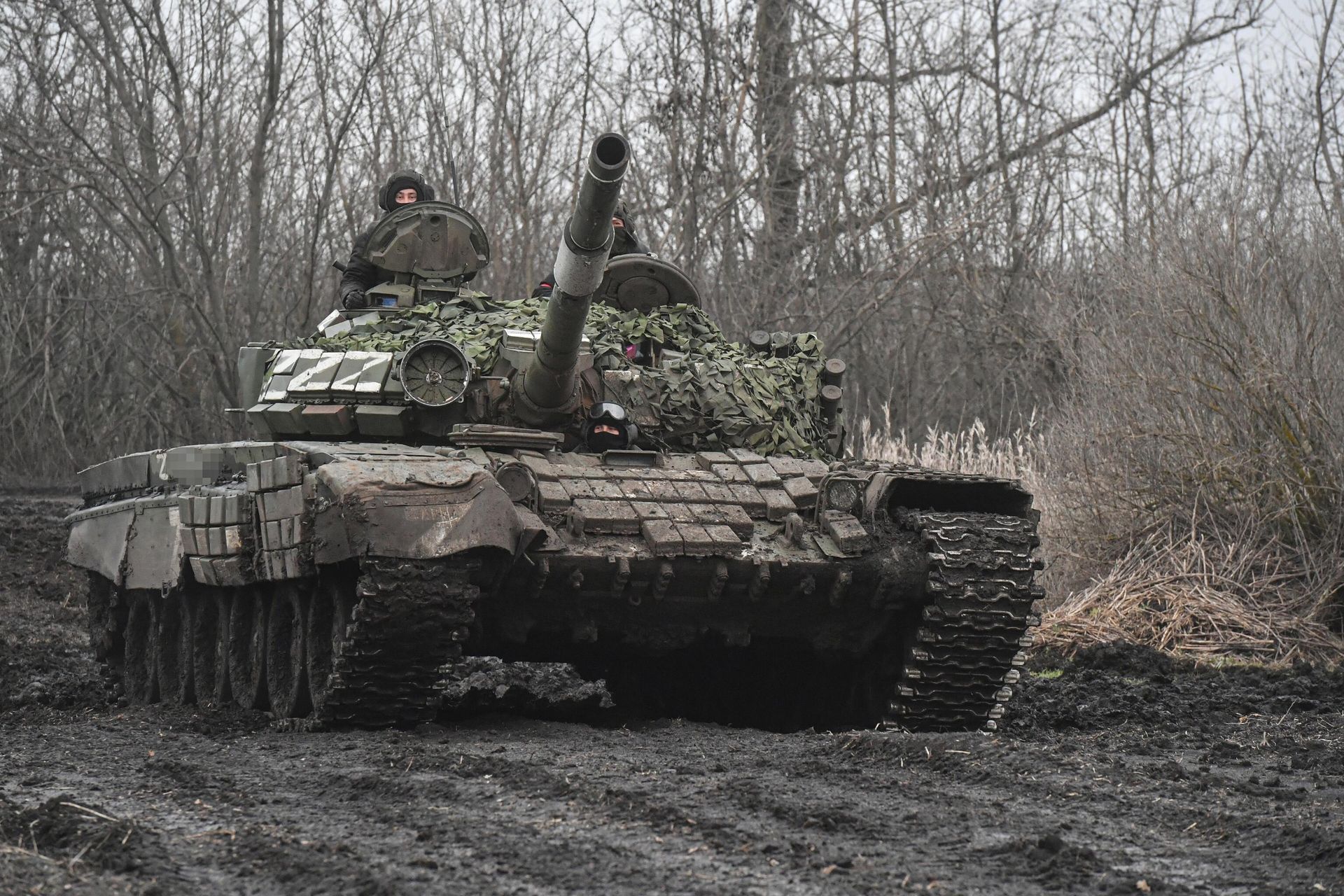 Боевая работа танка Т-72 в южном секторе в ходе специальной военной операции Боевая работа танка Т-72 в южном секторе в ходе специальной военной операции - РИА Новости, 1920, 05.05.2026