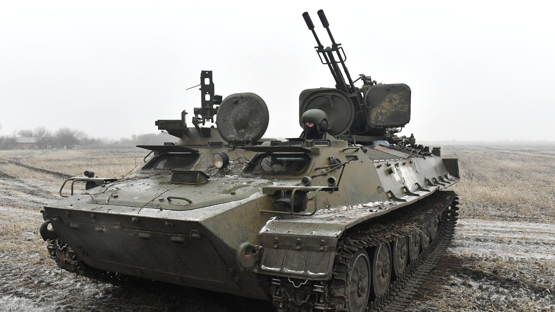 Военнослужащие на бронетранспортере МТ-ЛБ с зенитной установкой ЗУ-23 в зоне спецоперации Военнослужащие на бронетранспортере МТ-ЛБ с зенитной установкой ЗУ-23 в зоне спецоперации - РИА Новости, 1920, 01.02.2023