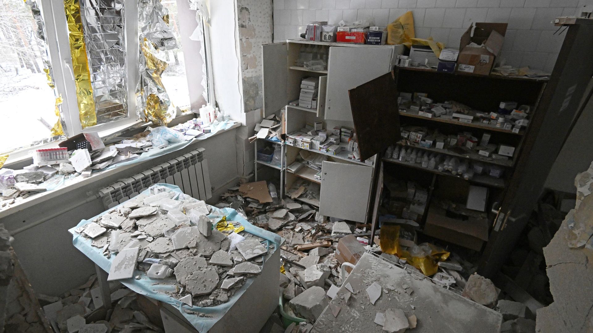 Последствия ракетного удара ВСУ по больнице в ЛНР Последствия ракетного удара ВСУ по больнице в ЛНР - РИА Новости, 1920, 30.01.2023
