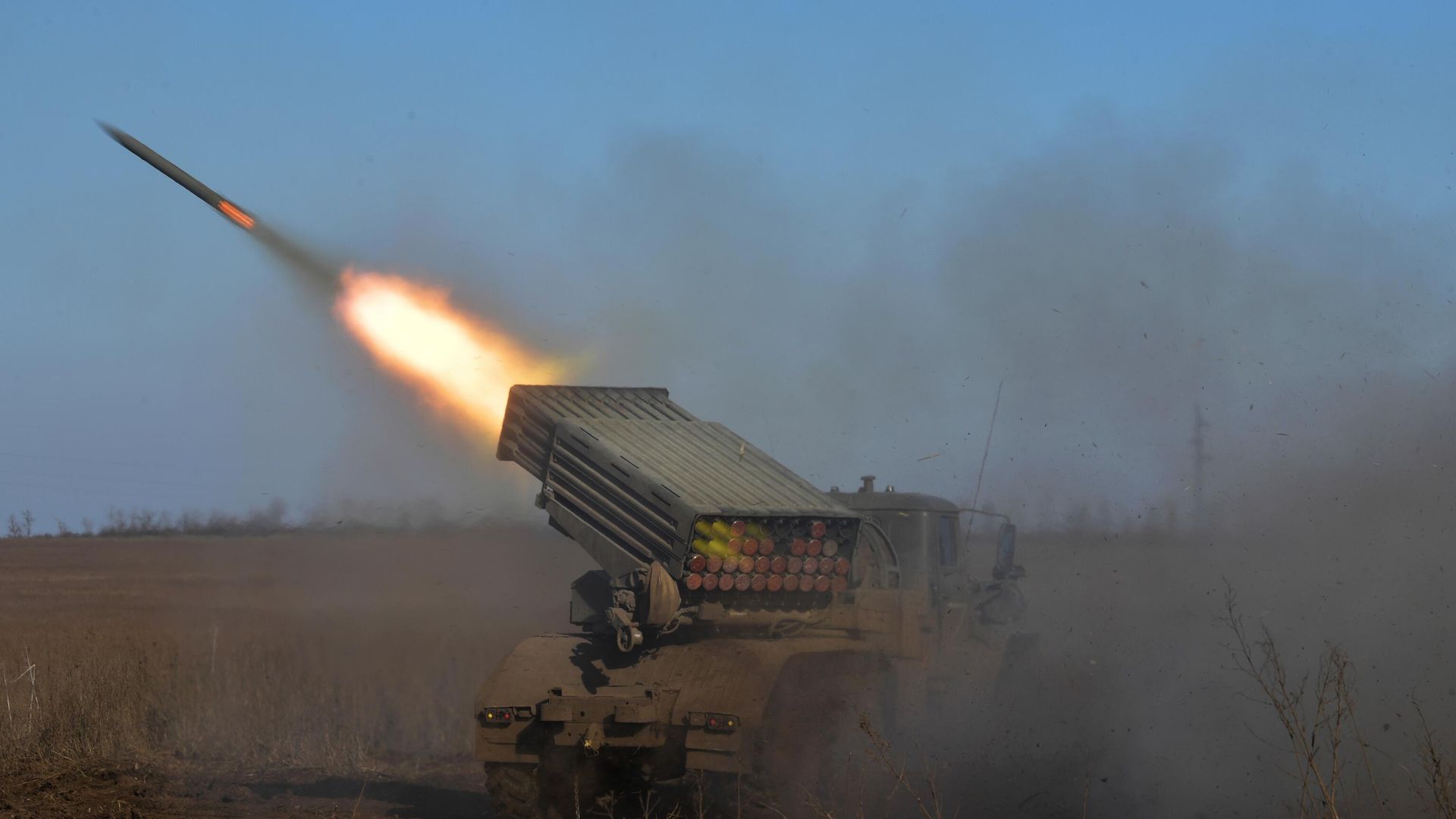 Боевая стрельба по целям ВСУ из реактивной системы залпового огня Торнадо-Г ВС России в зоне СВО Боевая стрельба по целям ВСУ из реактивной системы залпового огня Торнадо-Г ВС России в зоне СВО - РИА Новости, 1920, 01.02.2023