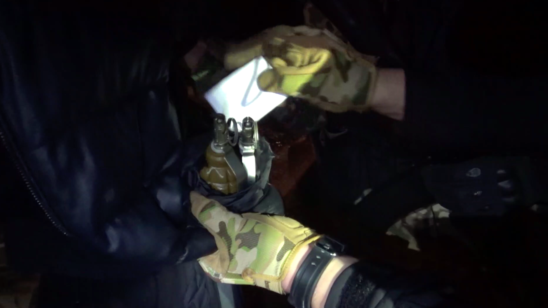 В Мелитополе сотрудниками уголовного розыска задержан мужчина с гранатой В Мелитополе сотрудниками уголовного розыска задержан мужчина с гранатой - РИА Новости, 1920, 31.01.2023