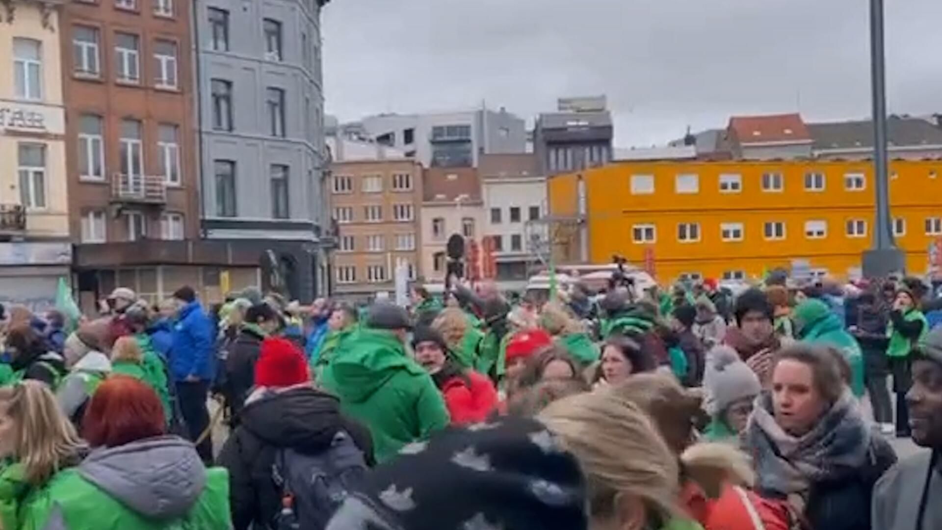 Митинг работников здравоохранения и социальных служб за повышение зарплаты в Брюсселе Митинг работников здравоохранения и социальных служб за повышение зарплаты в Брюсселе - РИА Новости, 1920, 31.01.2023