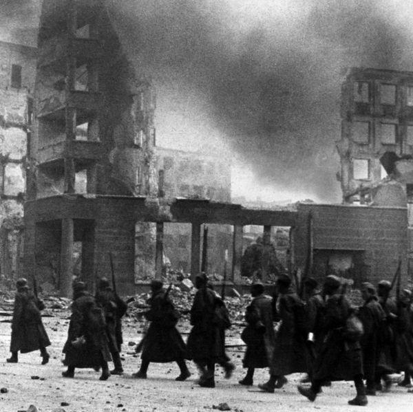 Разрушенная площадь Павших борцов в Сталинграде