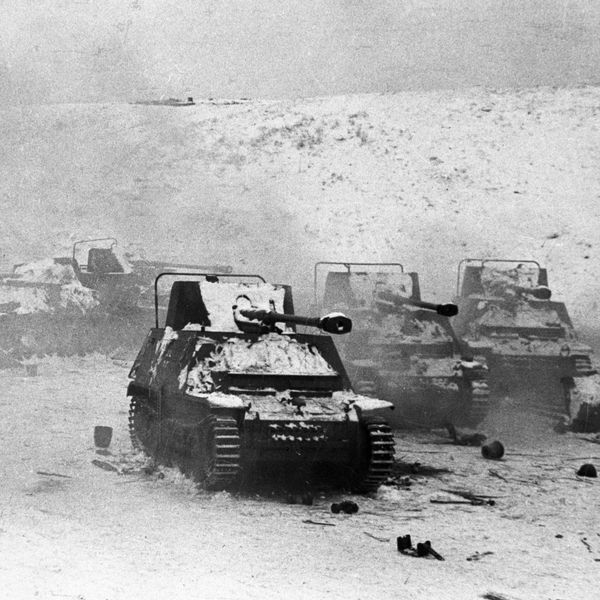 Великая Отечественная война 1941-1945 гг.. Сталинградская битва. Уничтоженные советскими войсками танки противника