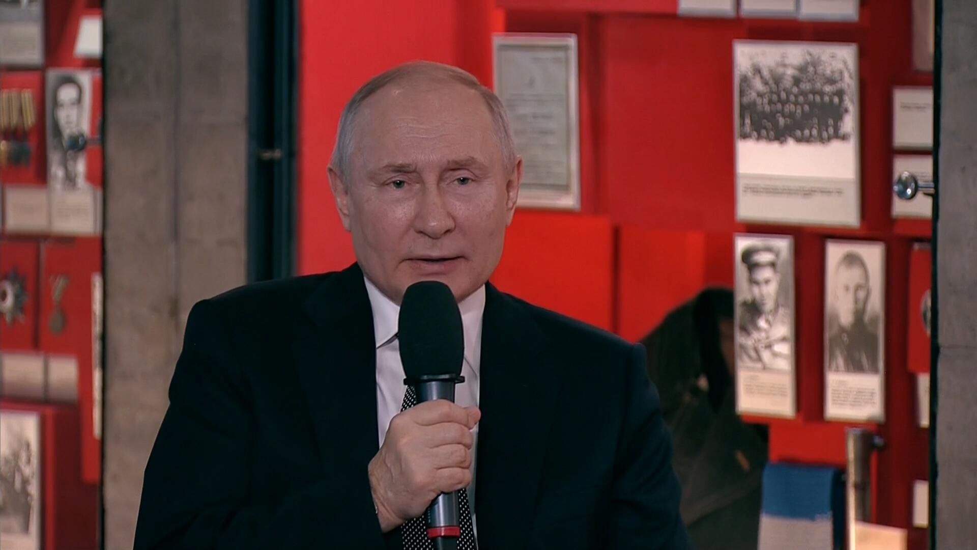 Путин: Самое главное – это правда и достоверность Путин: Самое главное – это правда и достоверность - РИА Новости, 1920, 02.02.2023