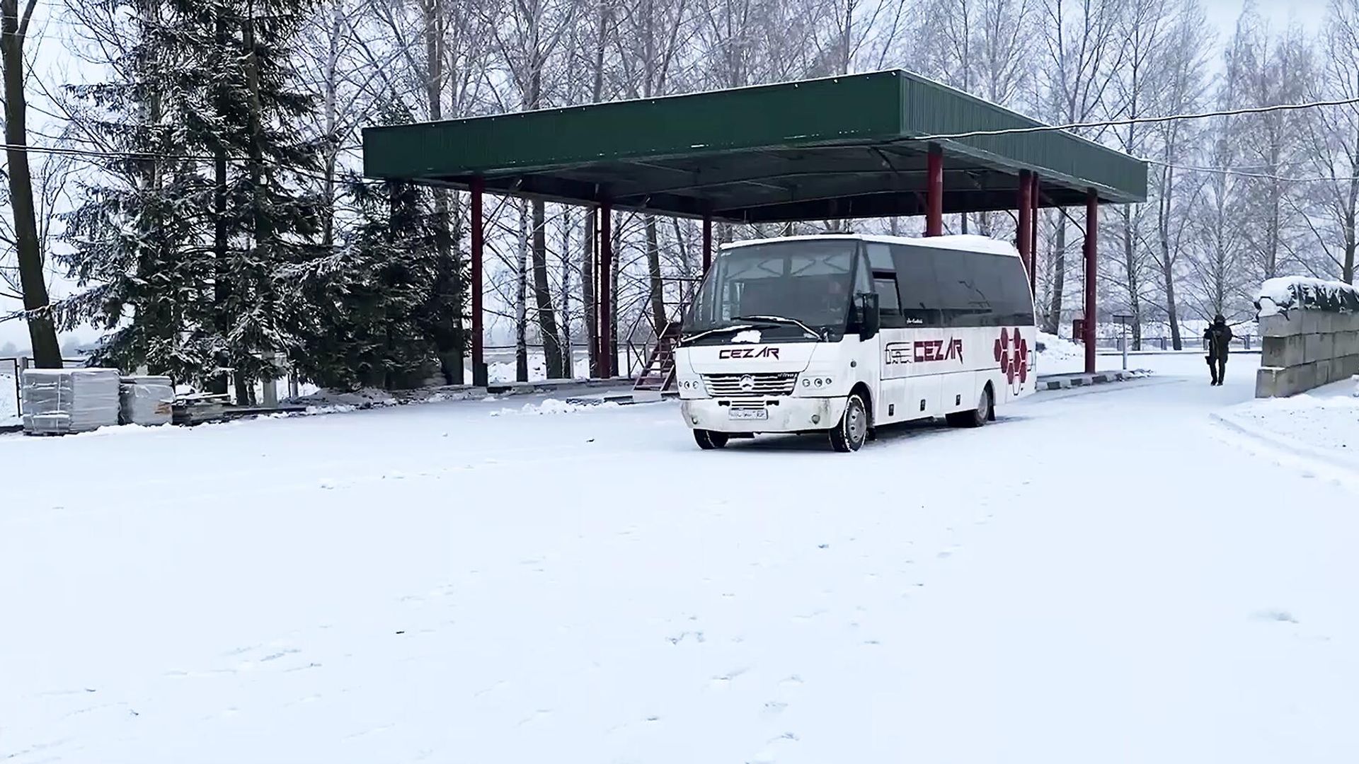 Возвращение 63 российских военнослужащих из украинского плена. Кадр видео Возвращение 63 российских военнослужащих из украинского плена. Кадр видео - РИА Новости, 1920, 14.02.2023