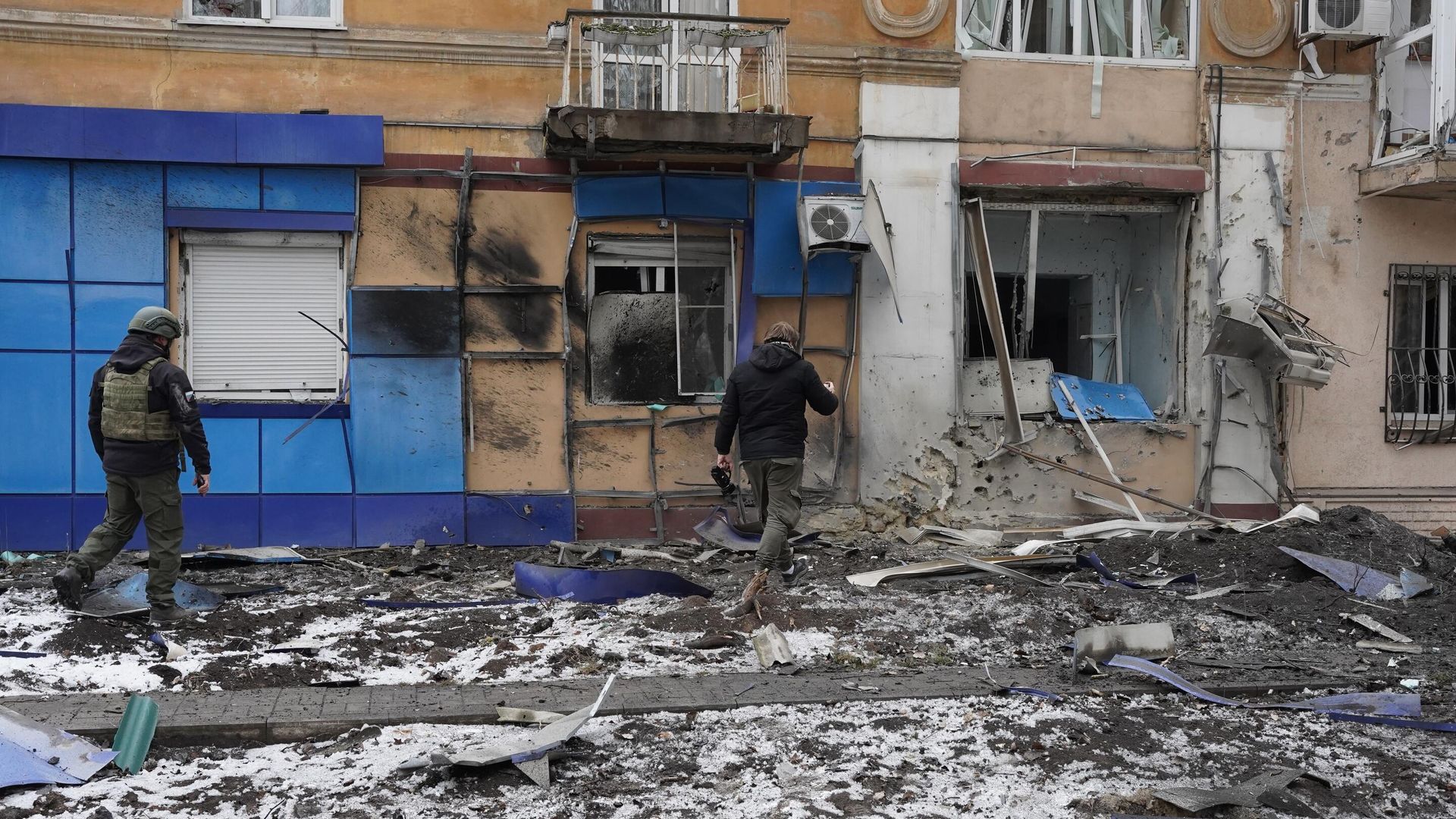Жилой дом, получивший повреждения в результате обстрела ВСУ Донецка Жилой дом, получивший повреждения в результате обстрела ВСУ Донецка - РИА Новости, 1920, 13.02.2023