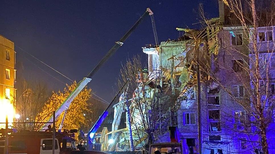 Обрушение в результате взрыва бытового газа подъезда пятиэтажного панельного жилого дома в городе Ефремове Тульской области Обрушение в результате взрыва бытового газа подъезда пятиэтажного панельного жилого дома в городе Ефремове Тульской области - РИА Новости, 1920, 08.02.2023