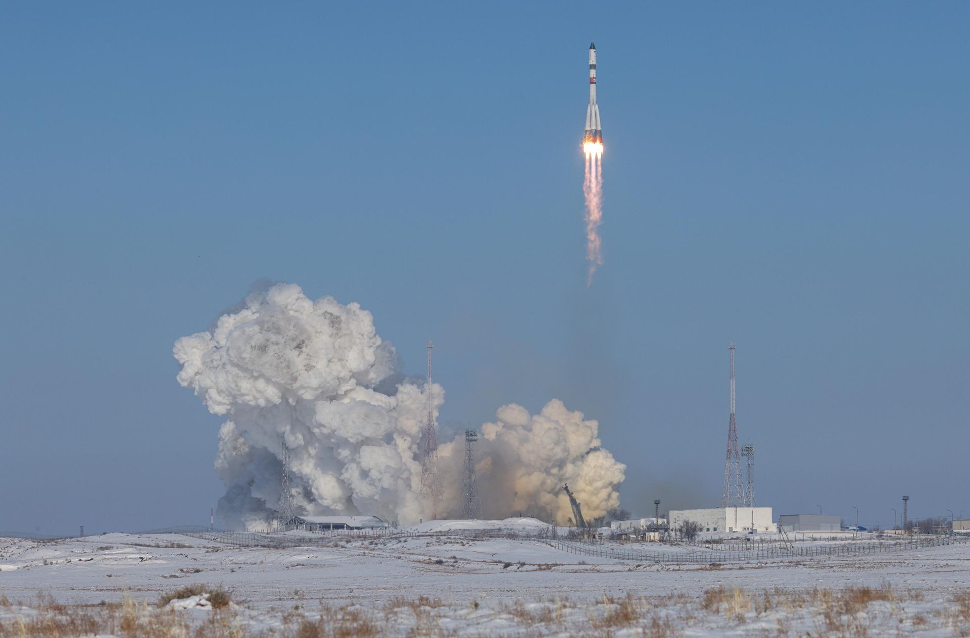 Старт ракеты-носителя Союз-2.1а с транспортным грузовым кораблем Прогресс МС-22 с космодрома Байконур - РИА Новости, 1920, 14.07.2025