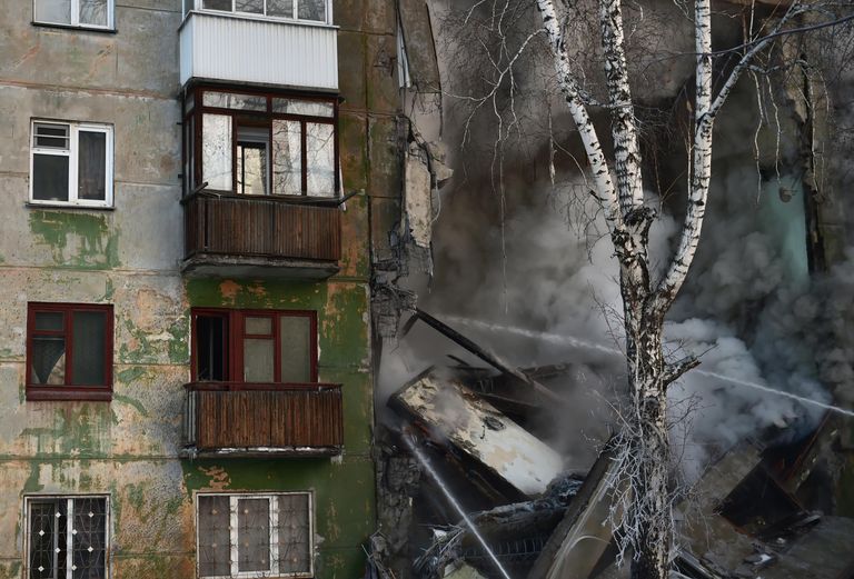 На месте взрыва газа в пятиэтажном жилом доме на улице Линейная в Новосибирске На месте взрыва газа в пятиэтажном жилом доме на улице Линейная в Новосибирске