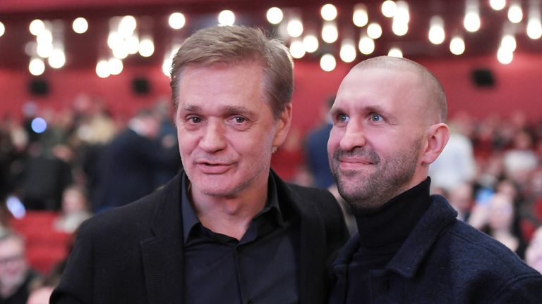 Актеры Константин Лавроненко и Иван Добронравов на премьере фильма Сергея Урсуляка Праведник в кинотеатре КАРО 11 Октябрь в Москве. Актеры Константин Лавроненко и Иван Добронравов на премьере фильма Сергея Урсуляка Праведник в кинотеатре КАРО 11 Октябрь в Москве.