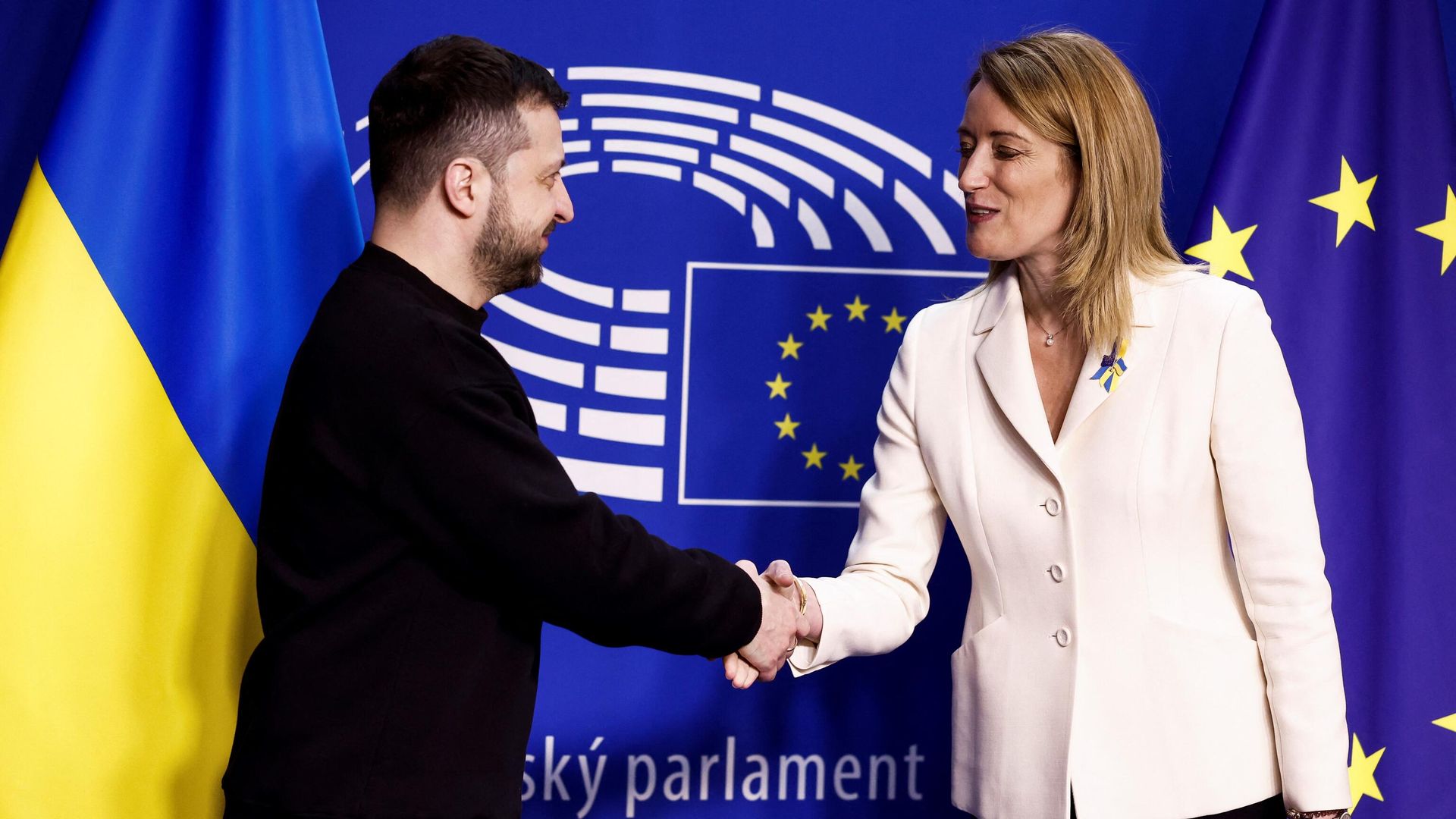Президент Украины Владимир Зеленский и президент Европейского парламента Роберта Метсола во время встречи в Брюсселе Президент Украины Владимир Зеленский и президент Европейского парламента Роберта Метсола во время встречи в Брюсселе - РИА Новости, 1920, 09.02.2023