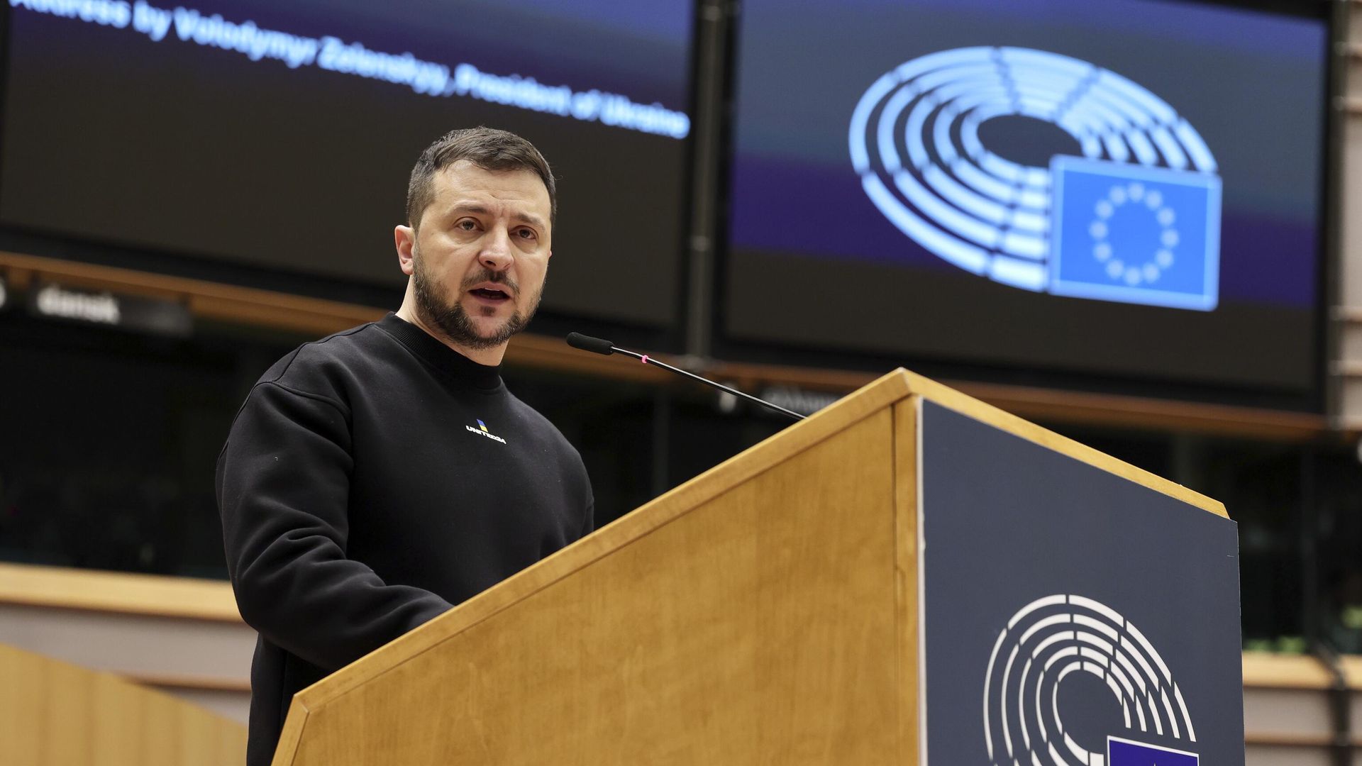 Президент Украины Владимир Зеленский во время выступления в Европарламенте в Брюсселе Президент Украины Владимир Зеленский во время выступления в Европарламенте в Брюсселе - РИА Новости, 1920, 09.02.2023