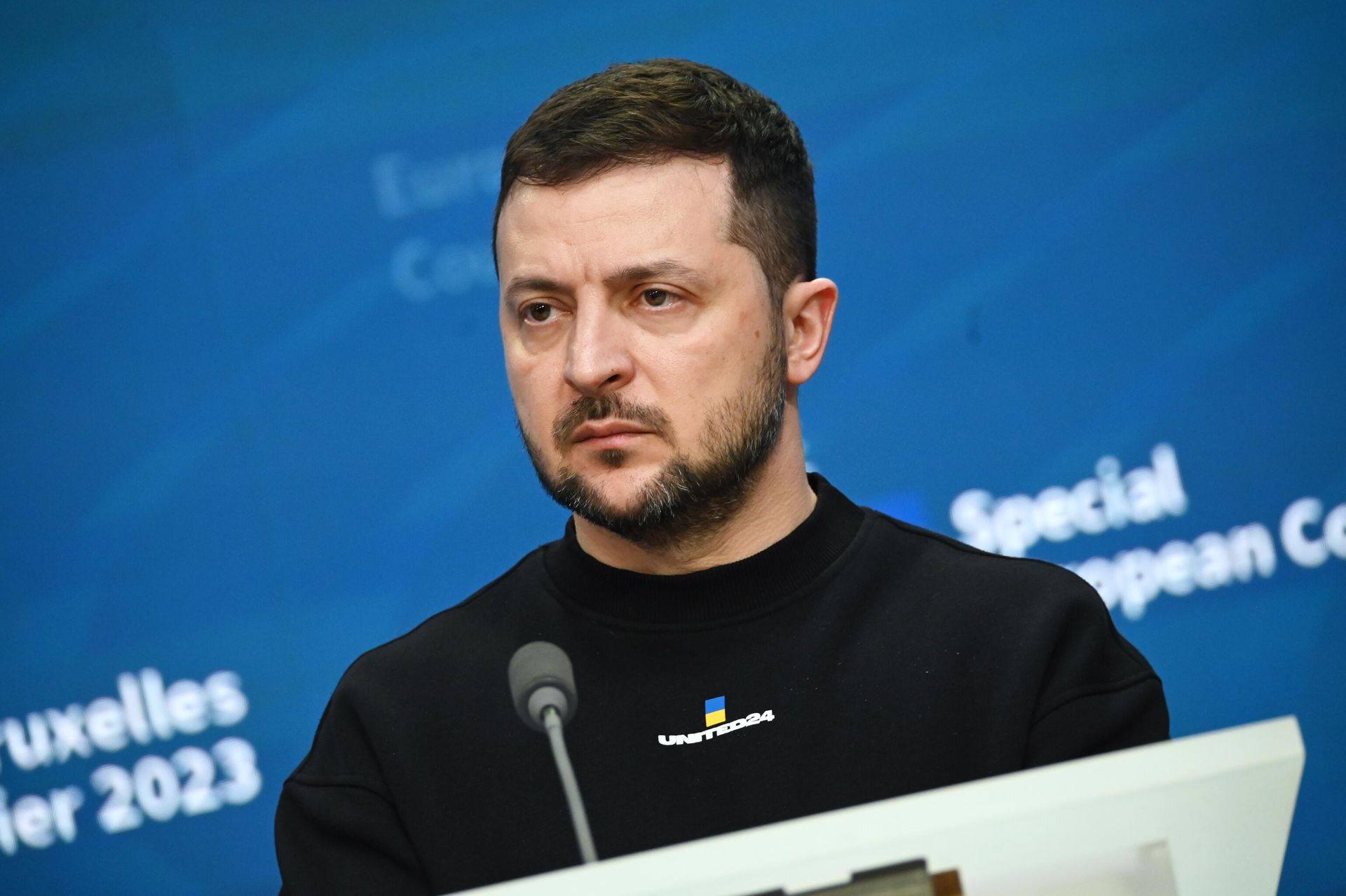 Президент Украины Владимир Зеленский выступает на саммите Европейского союза в Брюсселе - РИА Новости, 1920, 17.11.2023