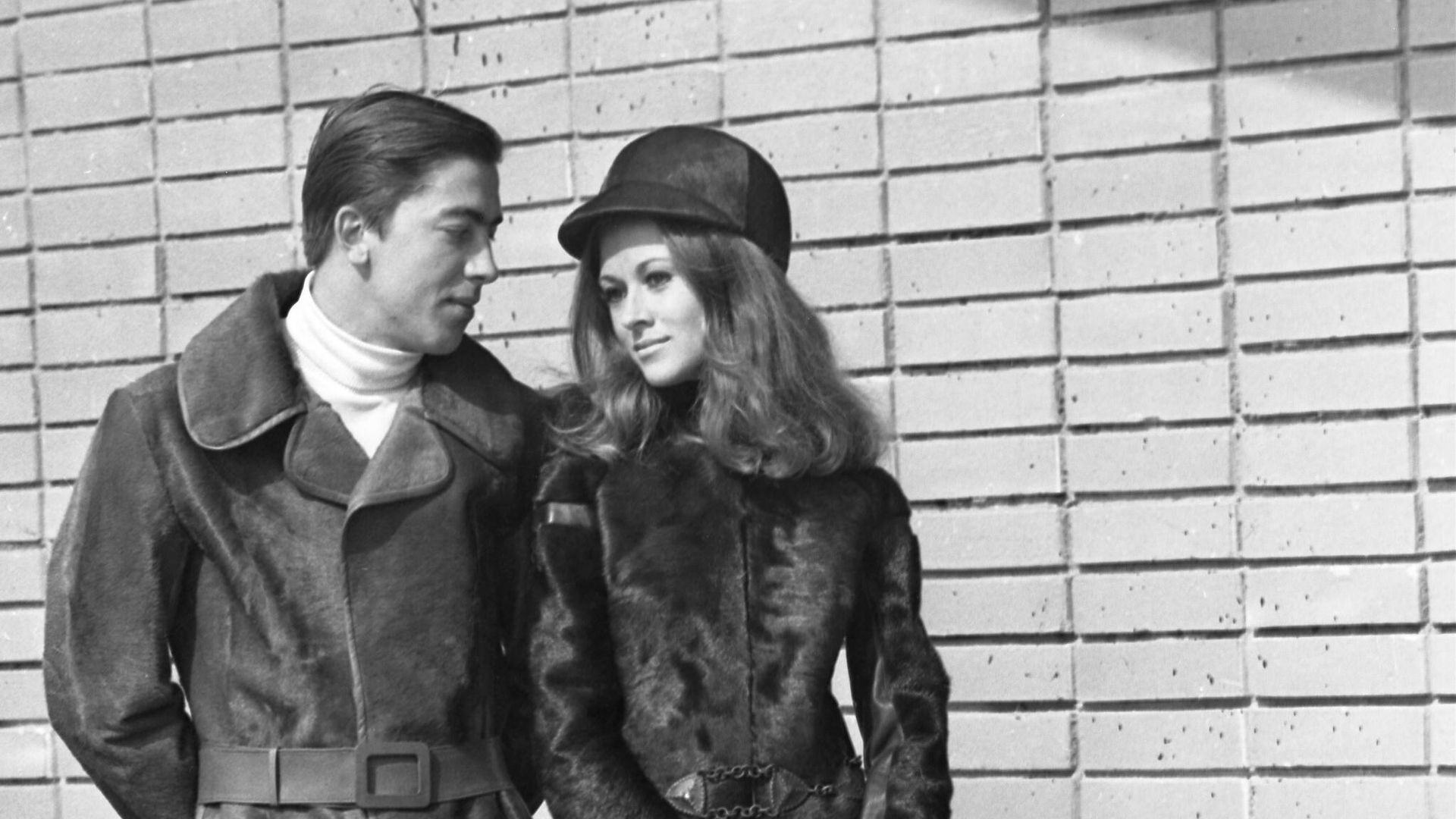 Демонстрация моделей верхней одежды сезона осень-зима 1969 года Демонстрация моделей верхней одежды сезона осень-зима 1969 года - РИА Новости, 1920, 10.10.2025