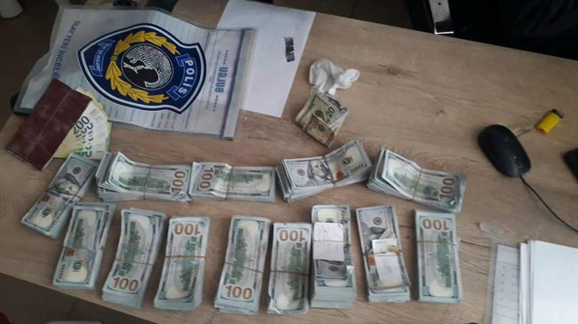 Крупная сумма денег найденная при разборе завалов в жилом доме в Турции 