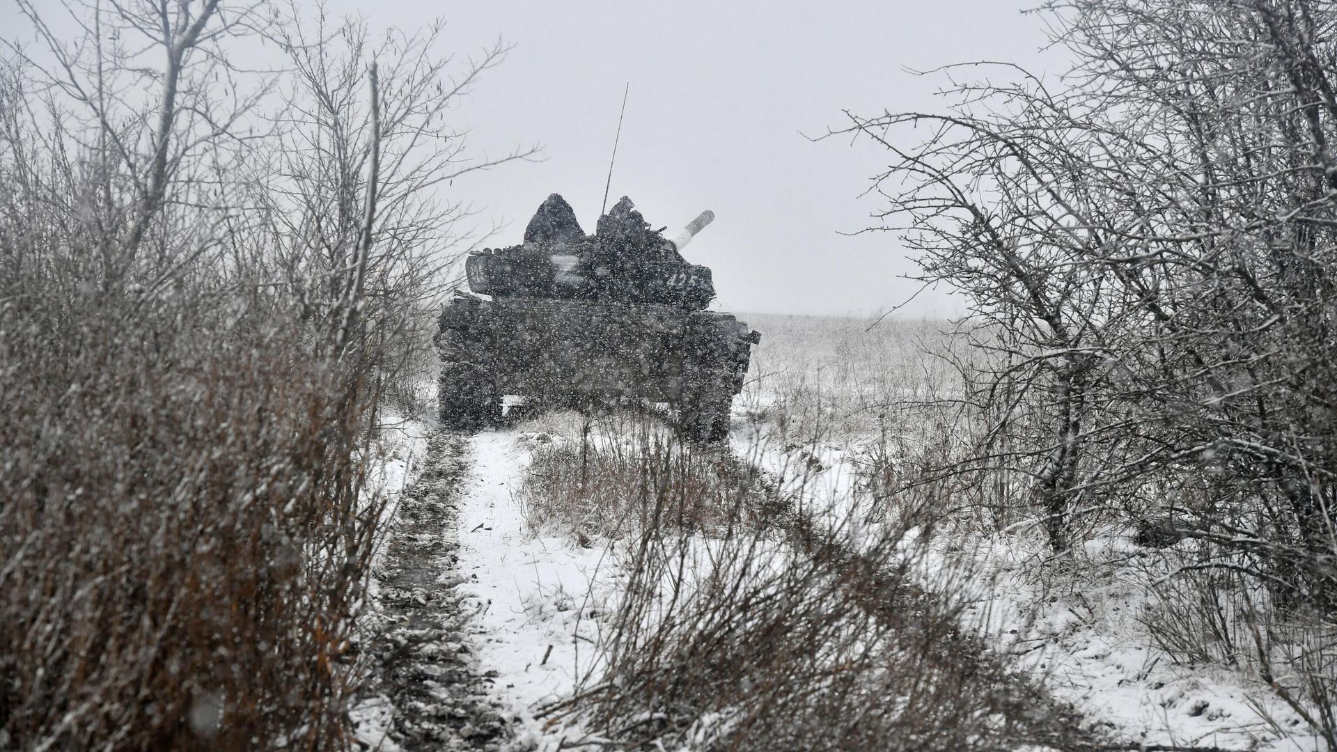 Танк Т-72 вооруженных сил РФ в зоне проведения спецоперации - РИА Новости, 1920, 18.02.2023