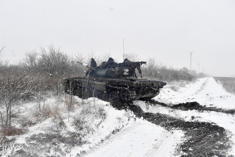 Боевая работа танка Т-72 вооруженных сил РФ в южном секторе специальной военной операции Боевая работа танка Т-72 вооруженных сил РФ в южном секторе специальной военной операции