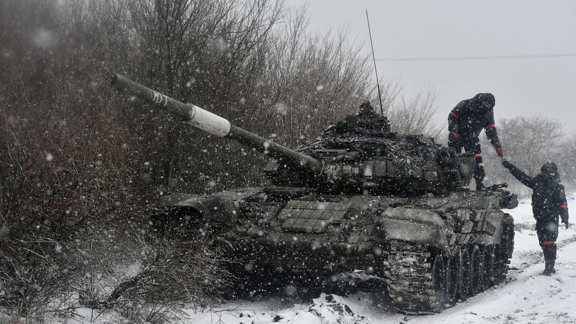Военнослужащие танка Т-72 Вооруженных сил России в южном секторе специальной военной операции Военнослужащие танка Т-72 Вооруженных сил России в южном секторе специальной военной операции - РИА Новости, 1920, 17.02.2023