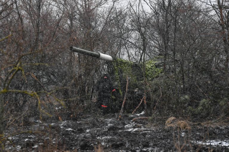 Работа танков Т-72Б в южном секторе СВО Работа танков Т-72Б в южном секторе СВО