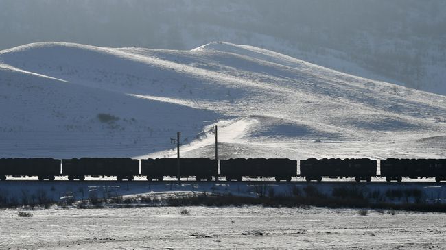 Поезд на Транссибирской железнодорожной магистрали