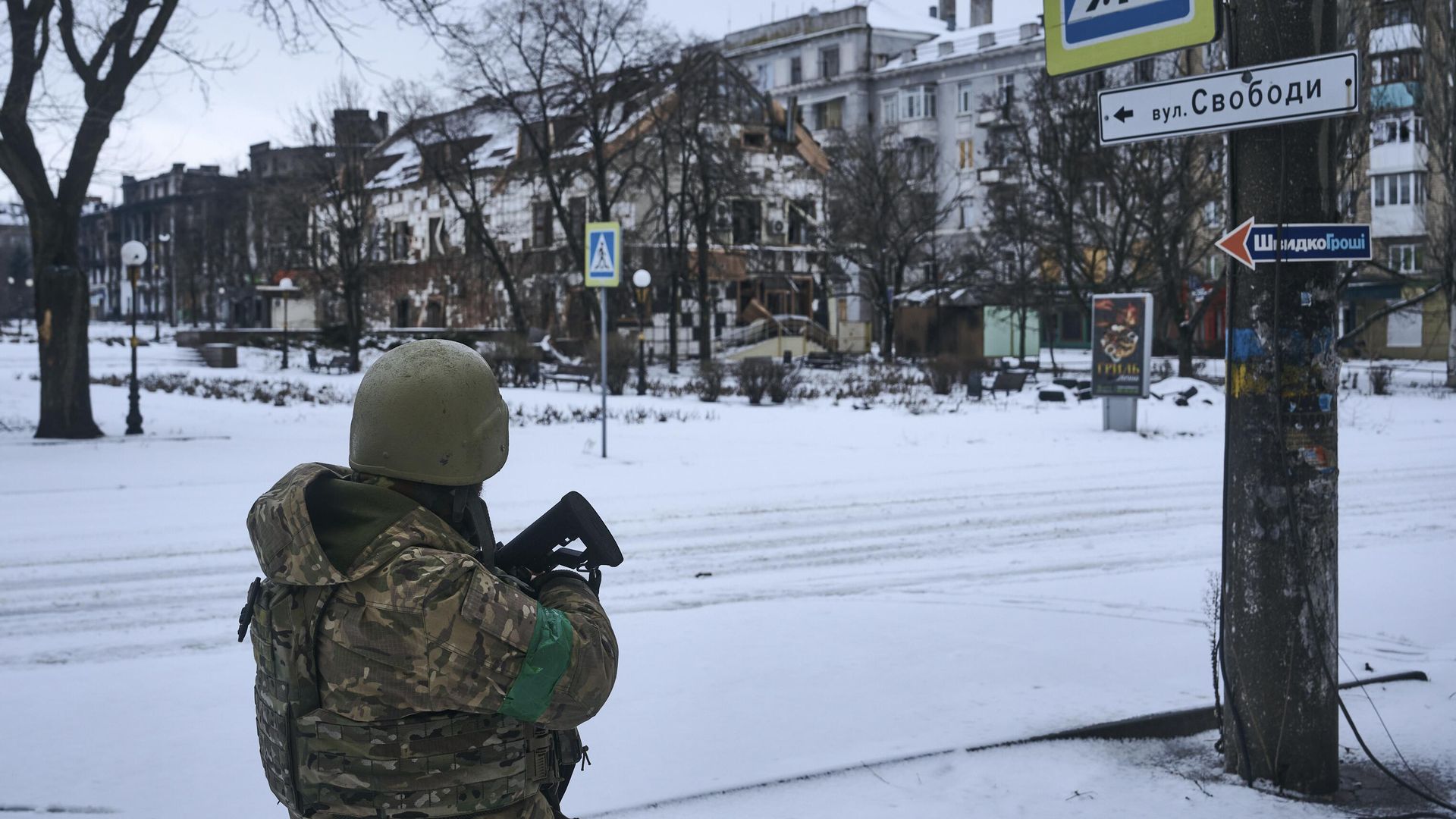 Солдат ВСУ на улице в Артемовске Солдат ВСУ на улице в Артемовске - РИА Новости, 1920, 21.02.2023