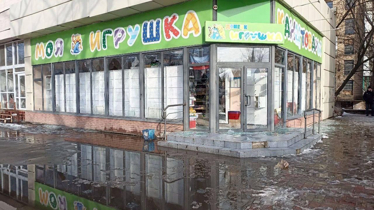 Последствия обстрела Ворошиловского района Донецка Последствия обстрела Ворошиловского района Донецка - РИА Новости, 1920, 19.02.2023