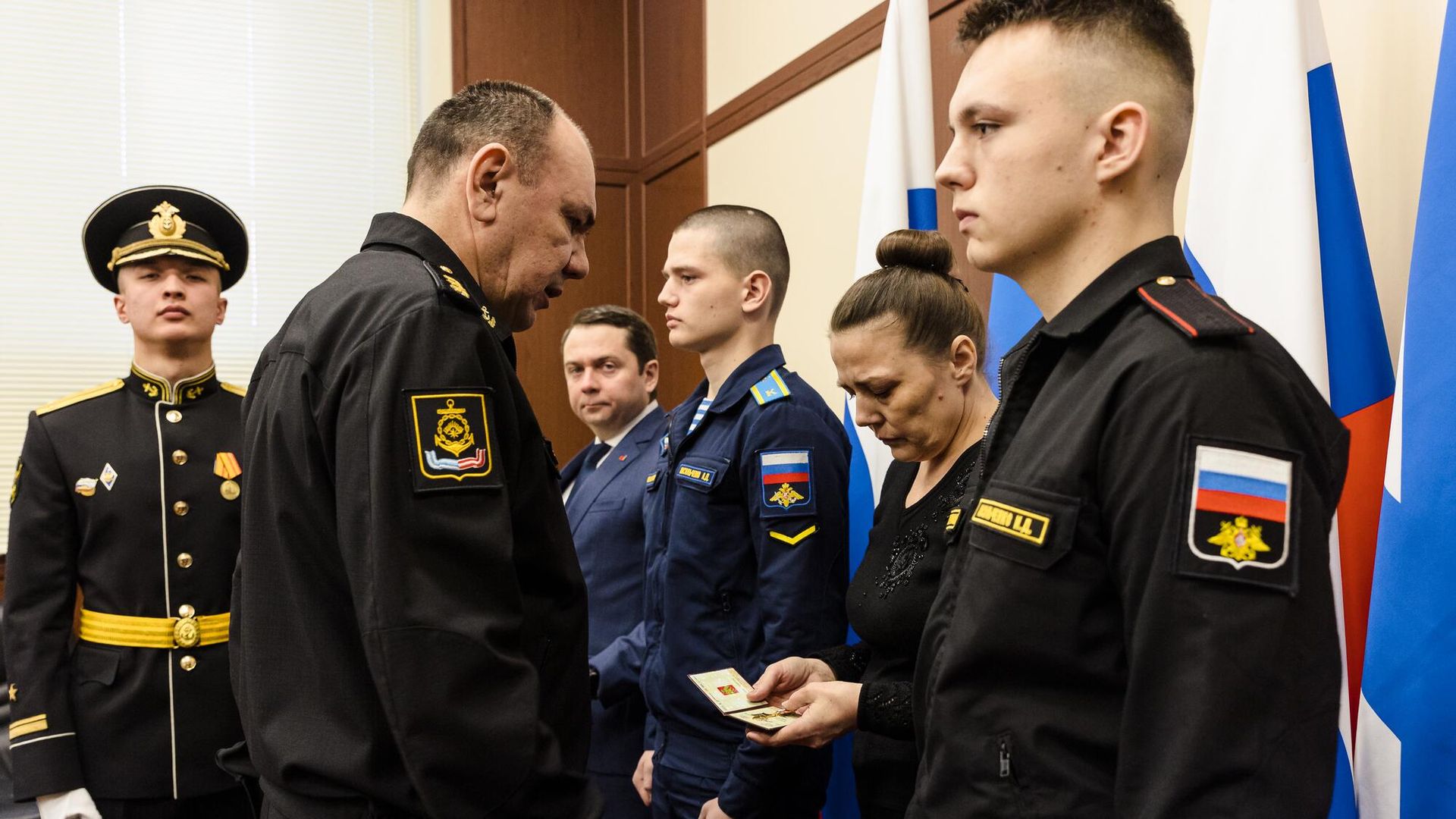 Церемония передачи Золотой Звезды Героя Российской Федерации родным Дениса Васильченко Церемония передачи Золотой Звезды Героя Российской Федерации родным Дениса Васильченко - РИА Новости, 1920, 20.02.2023