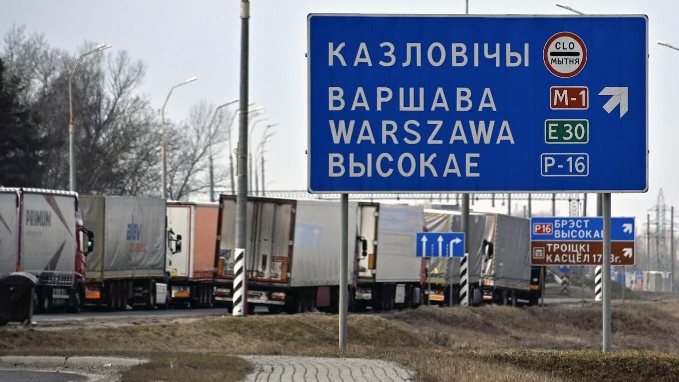 Грузовики на белорусско-польской границе Грузовики на белорусско-польской границе - РИА Новости, 1920, 29.09.2023