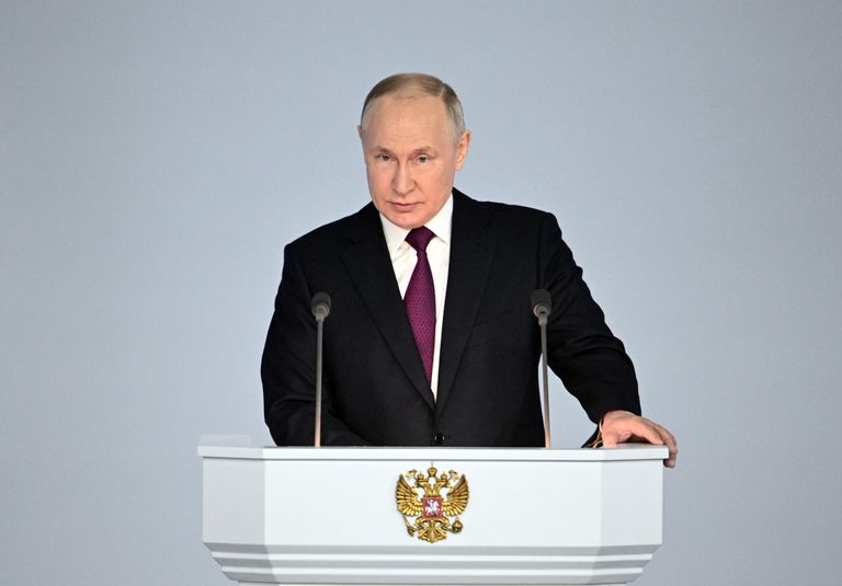 Президент РФ Владимир Путин выступает с ежегодным посланием Федеральному собранию Президент РФ Владимир Путин выступает с ежегодным посланием Федеральному собранию