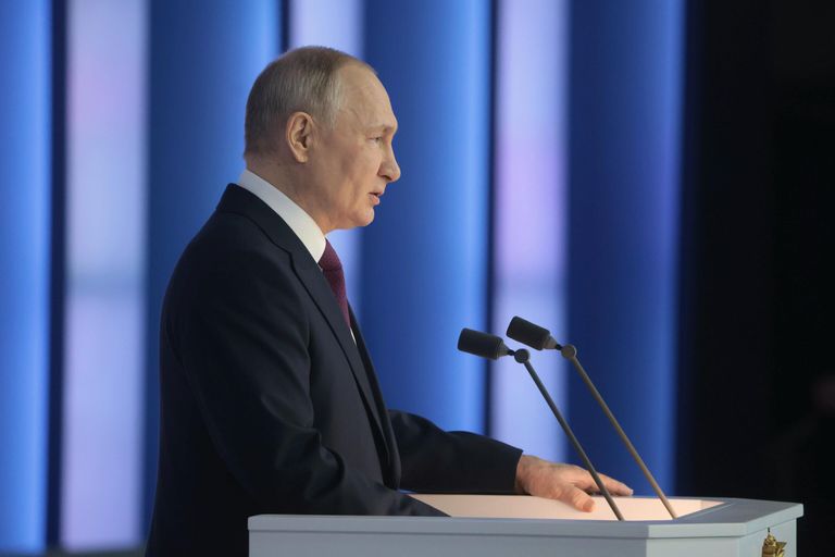 Президент РФ Владимир Путин выступает с ежегодным посланием Федеральному собранию Президент РФ Владимир Путин выступает с ежегодным посланием Федеральному собранию