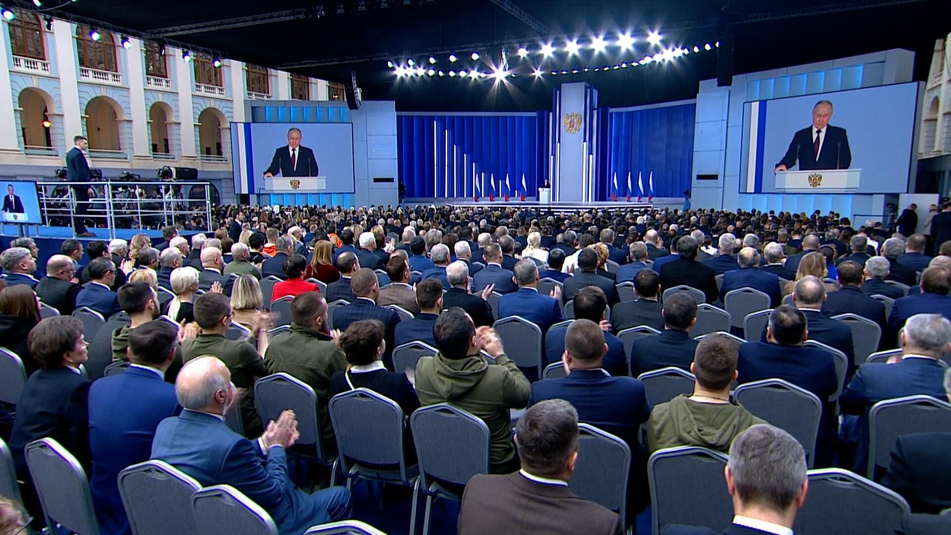 Путин: Россия приостанавливает участие в ДСНВ Путин: Россия приостанавливает участие в ДСНВ - РИА Новости, 1920, 21.02.2023