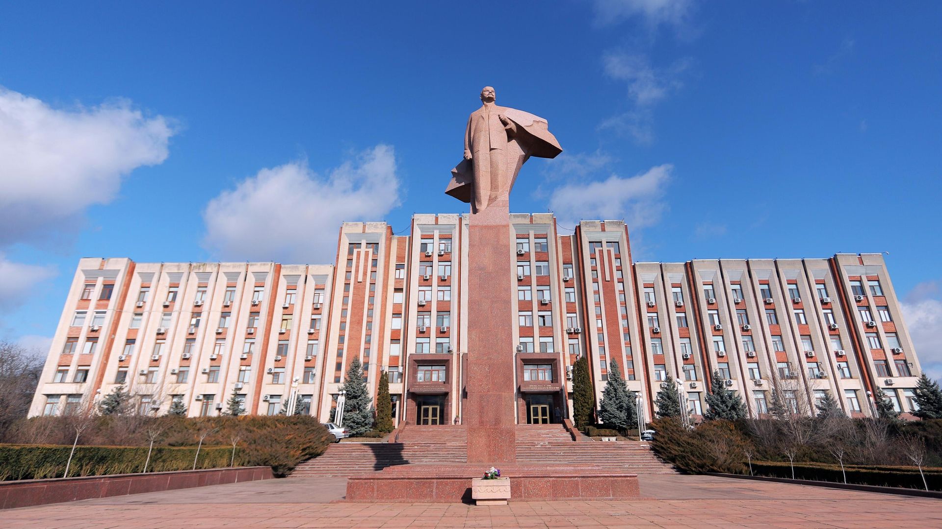 Здание Верховного совета и правительства Приднестровской Молдавской Республики в Тирасполе - РИА Новости, 1920, 16.05.2023