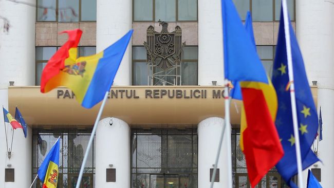 Здание парламента Молдавии в Кишиневе Здание парламента Молдавии в Кишиневе