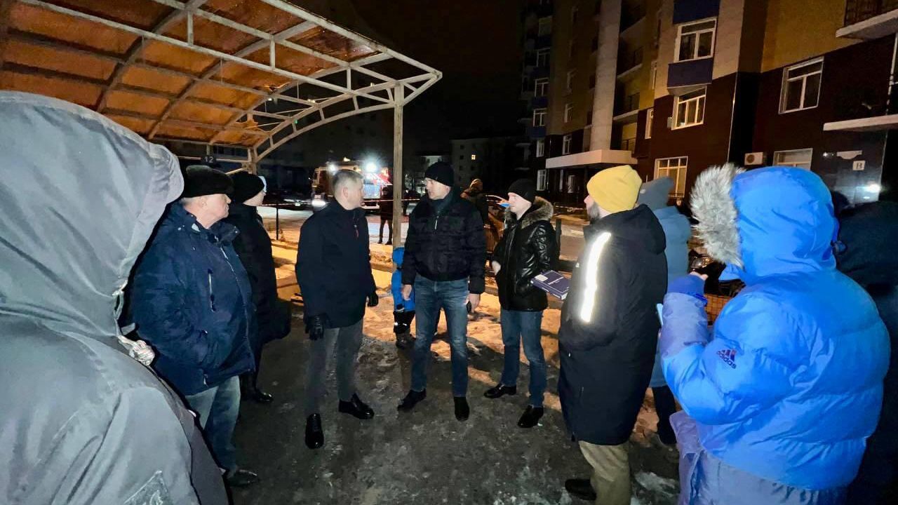 На месте в центре Белгорода, где беспилотник влетел в окно жилого дома На месте в центре Белгорода, где беспилотник влетел в окно жилого дома - РИА Новости, 1920, 28.02.2023