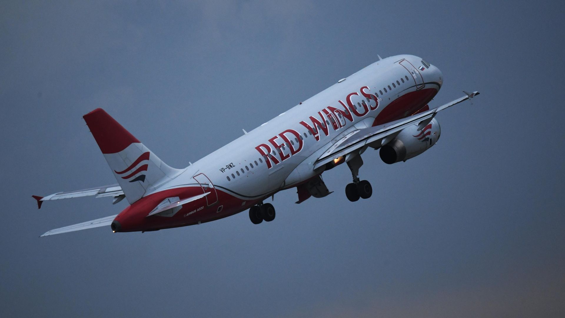  Самолет Airbus A320-232 авиакомпании Red Wings в небе - РИА Новости, 1920, 02.06.2026