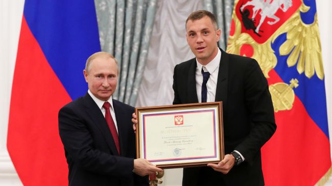 Владимир Путин и Артем Дзюба