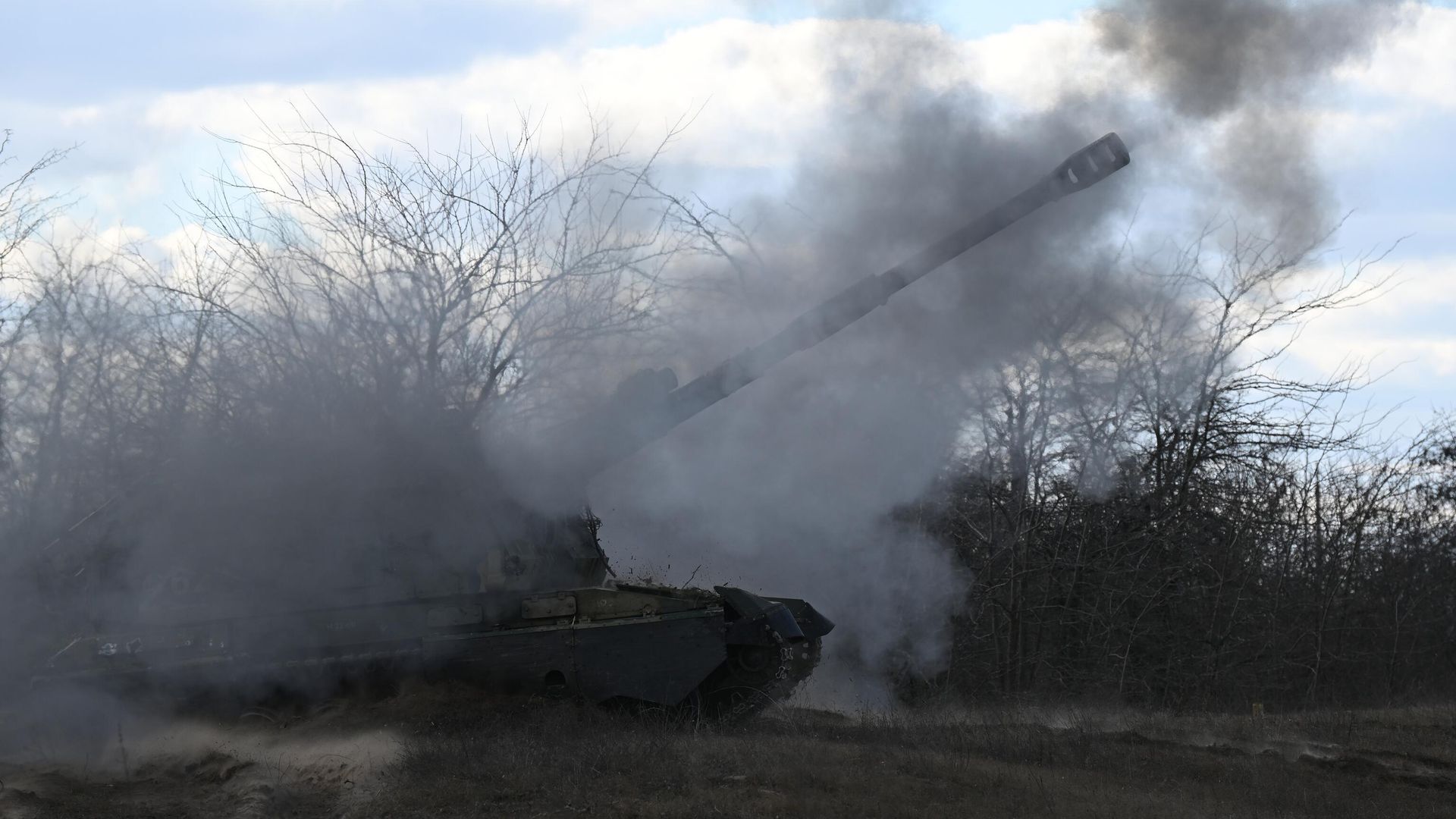Самоходная артиллерийская установка (САУ) Мста-С на боевой позиции в южном секторе спецоперации - РИА Новости, 1920, 09.03.2023