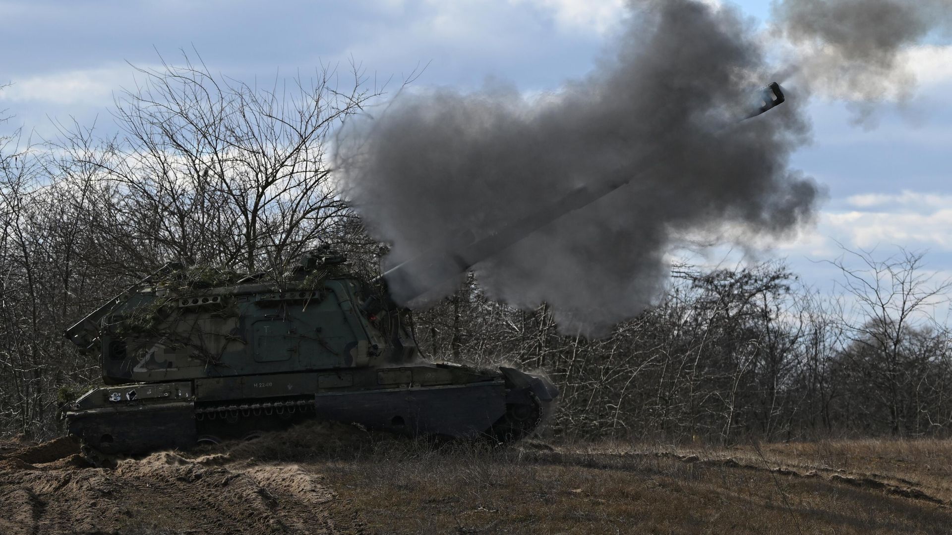 Самоходная артиллерийская установка (САУ) Мста-С на боевой позиции в южном секторе спецоперации - РИА Новости, 1920, 04.02.2025